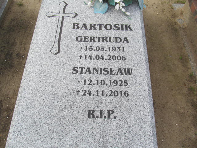 Stanisław Bartosik 1925 Smolnica - Grobonet - Wyszukiwarka osób pochowanych